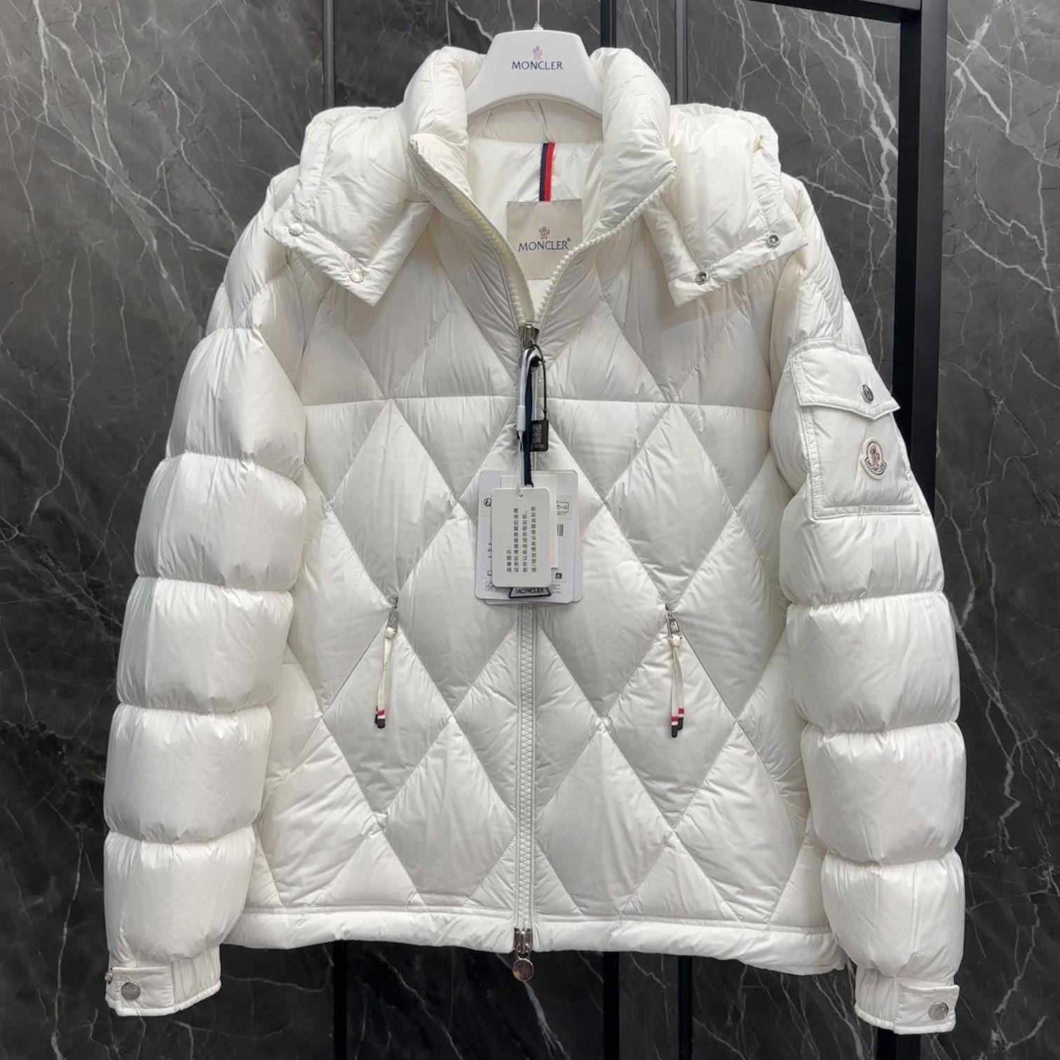 Moncler Averole Short Down Jacket - DesignerGu