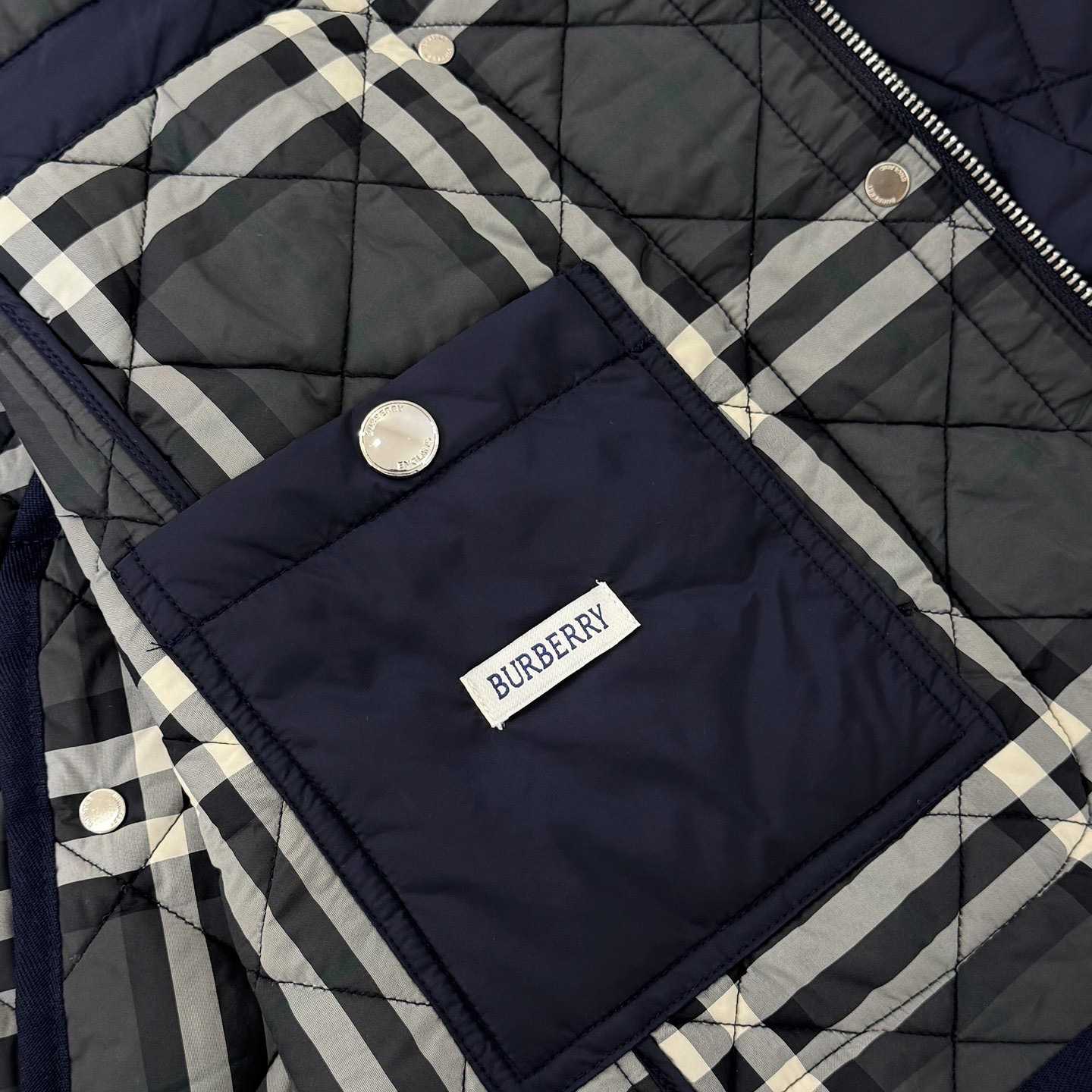 Burberry Quilted Nylon Jacket - DesignerGu