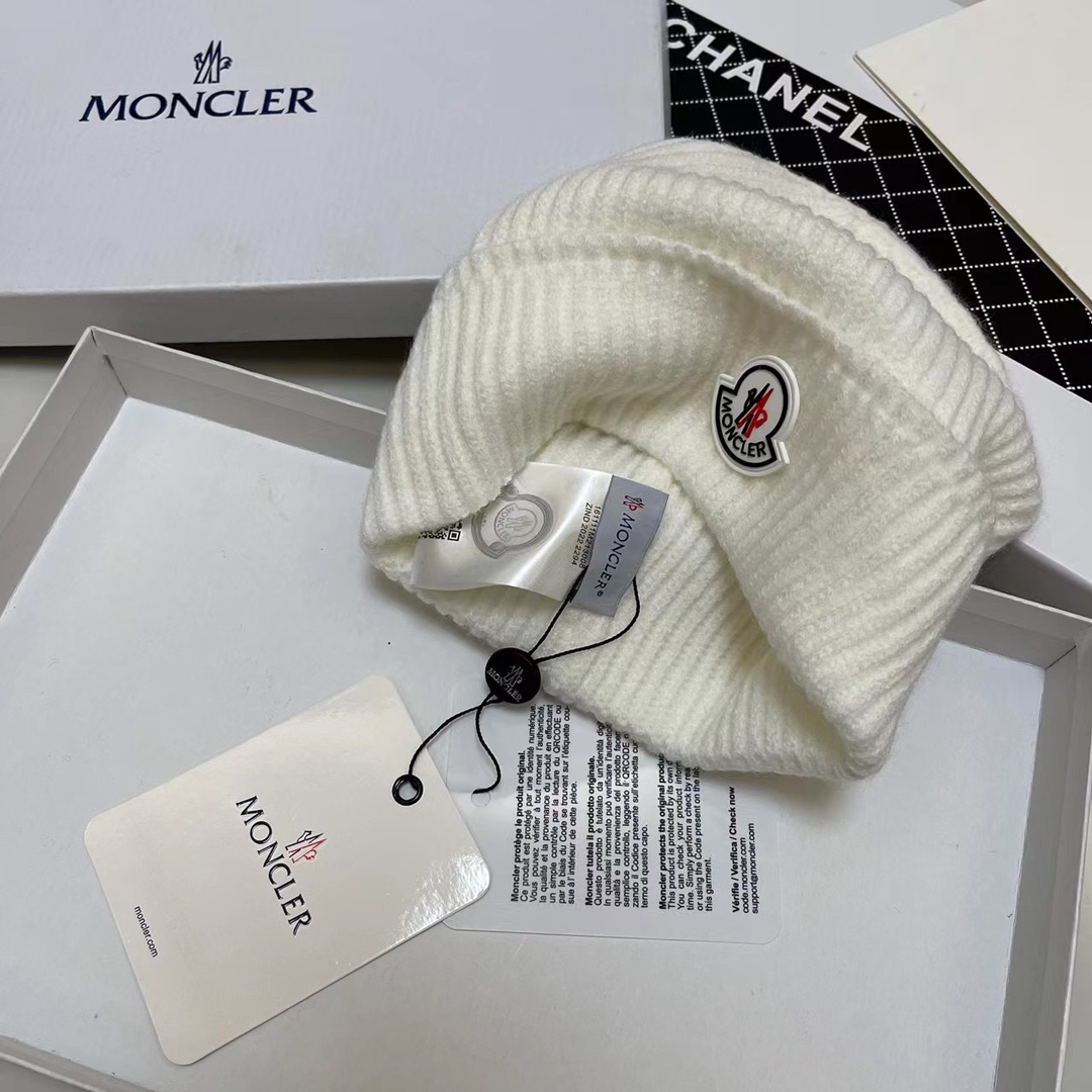 Moncler Beanie  - DesignerGu