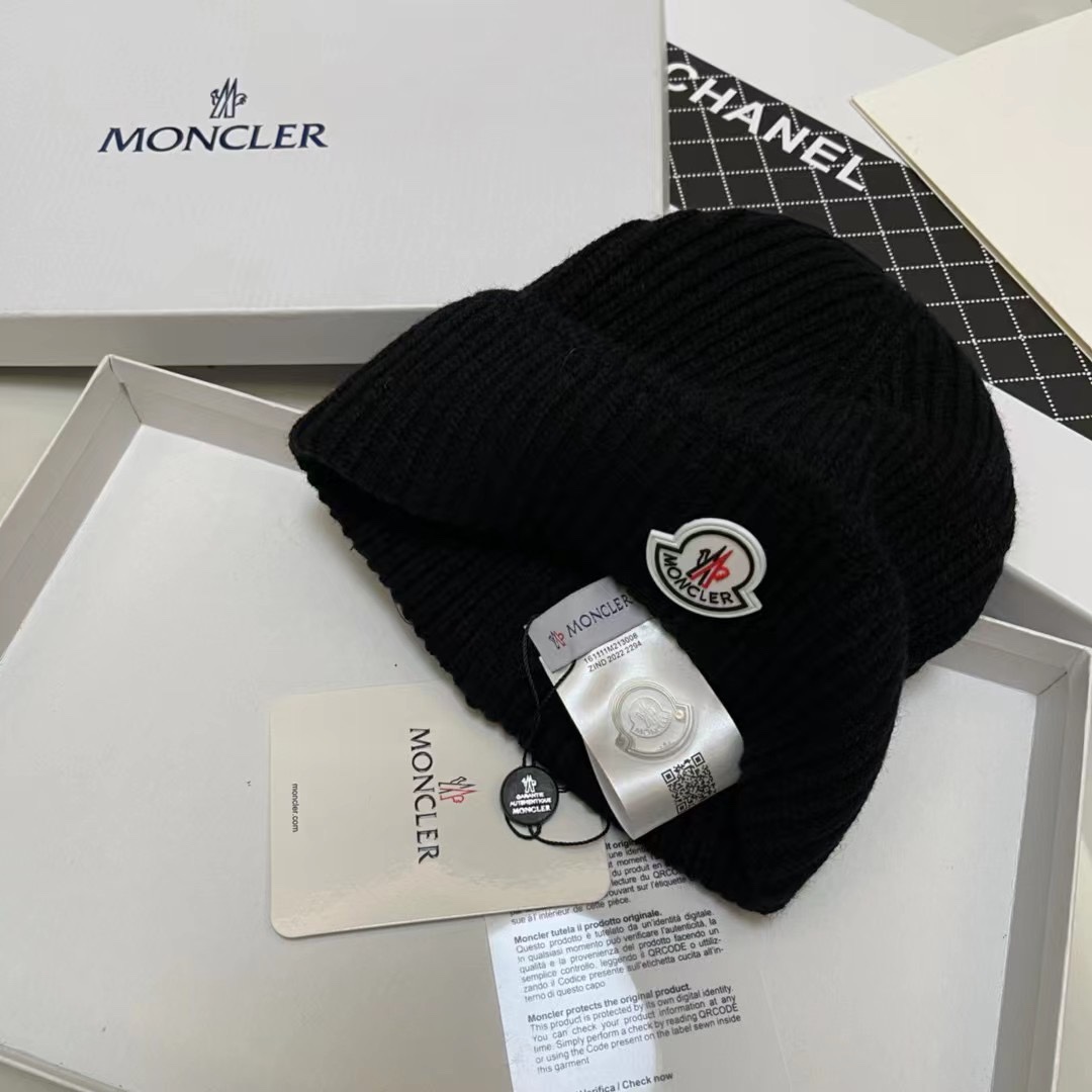 Moncler Beanie  - DesignerGu