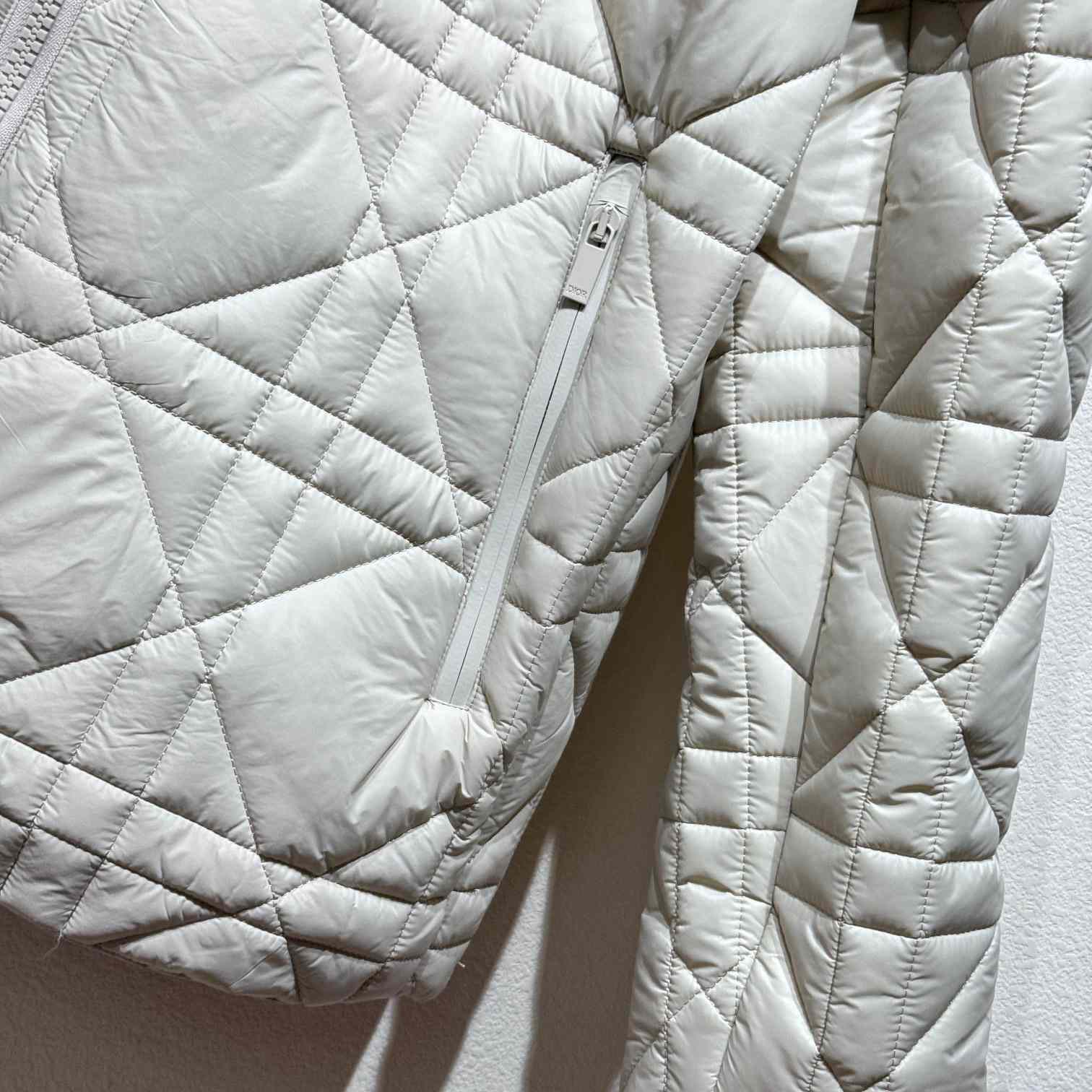 Dior Puffer Jacket - DesignerGu