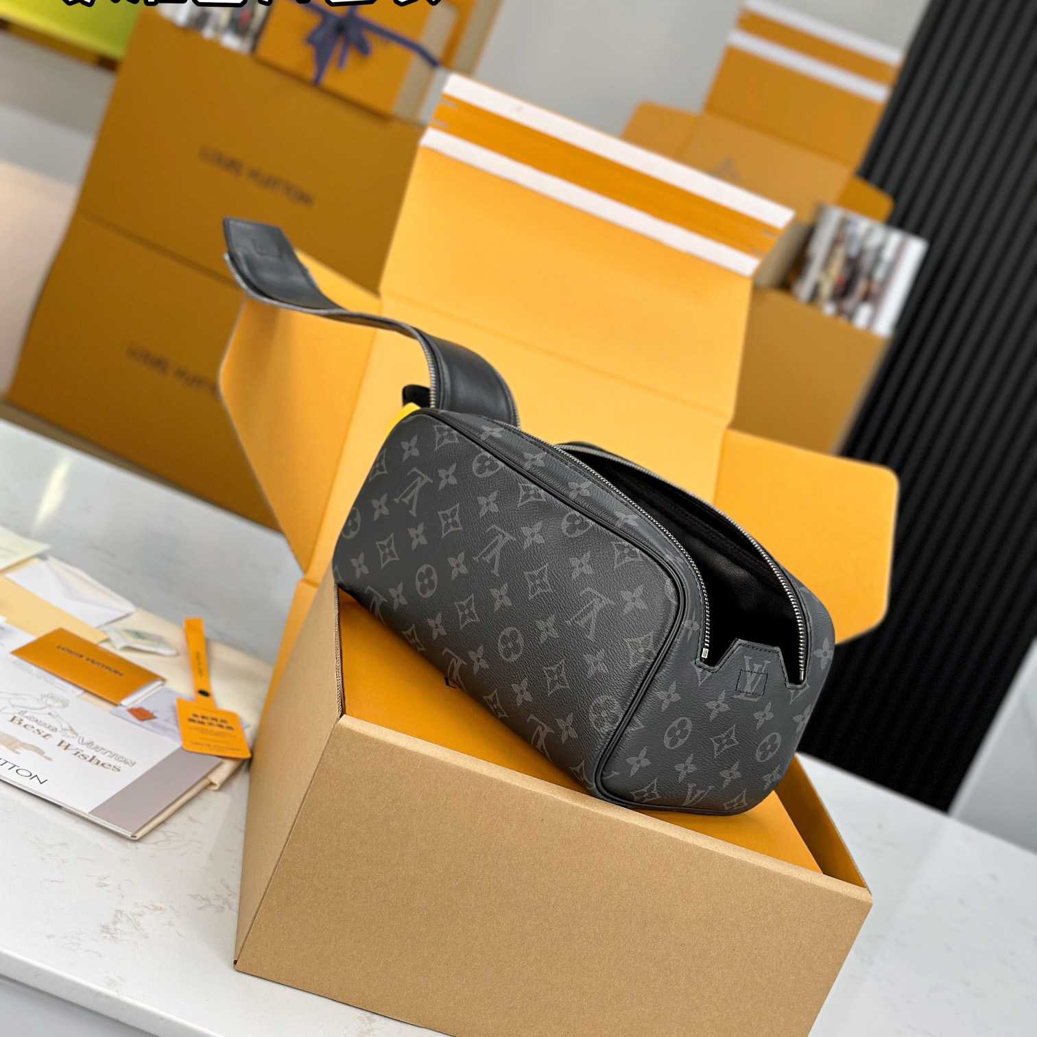 Louis Vuitton Dopp Kit    M46354 - DesignerGu