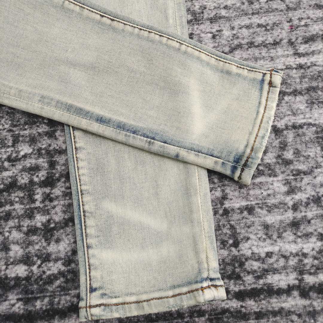 Amiri Slim Fit Jeans    680 - DesignerGu