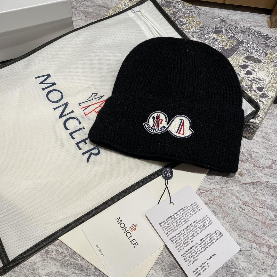 Moncler Beanie  - DesignerGu