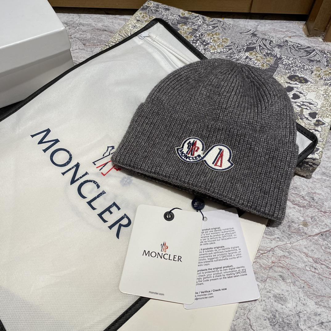 Moncler Beanie  - DesignerGu