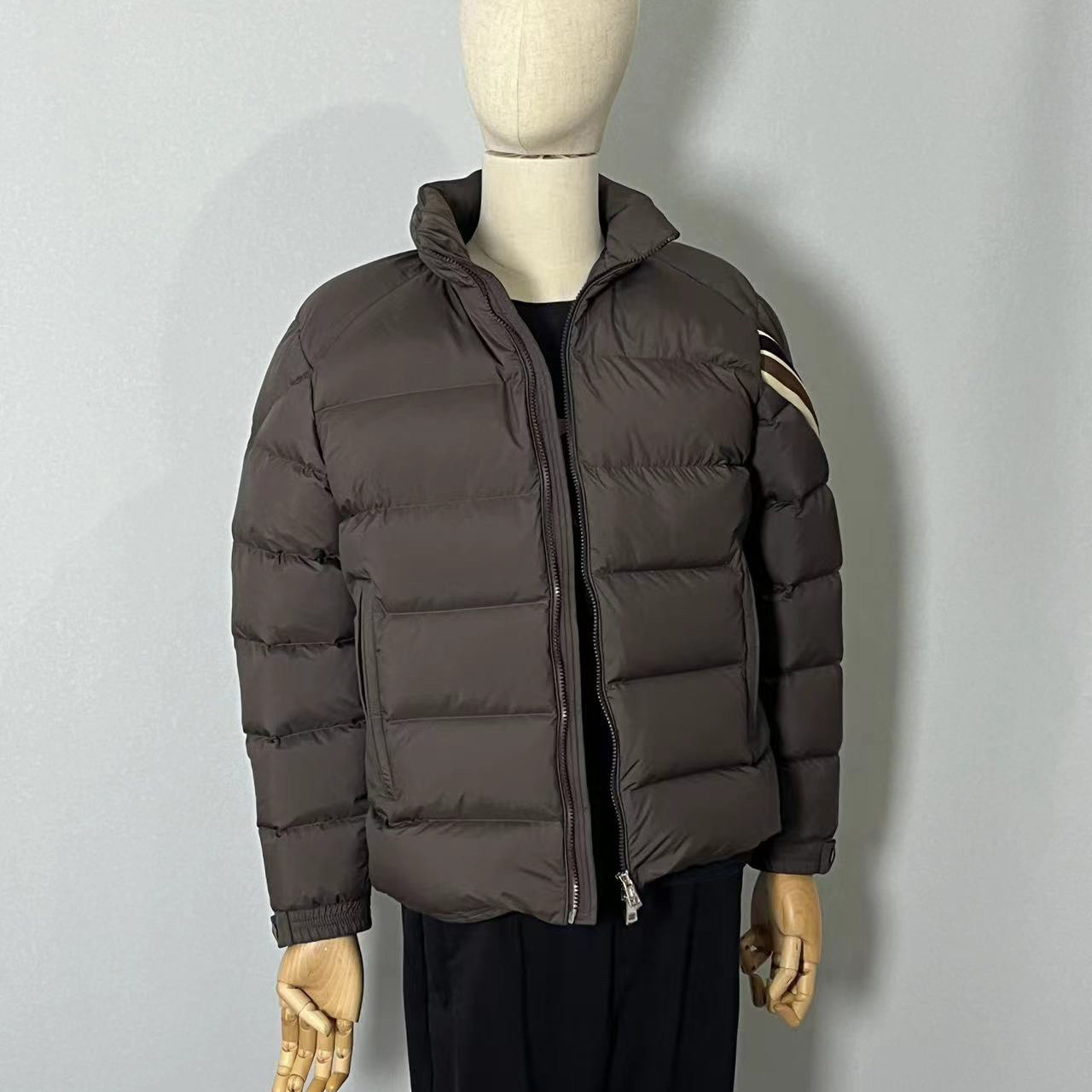 Moncler Solayan Short Down Jacket - DesignerGu