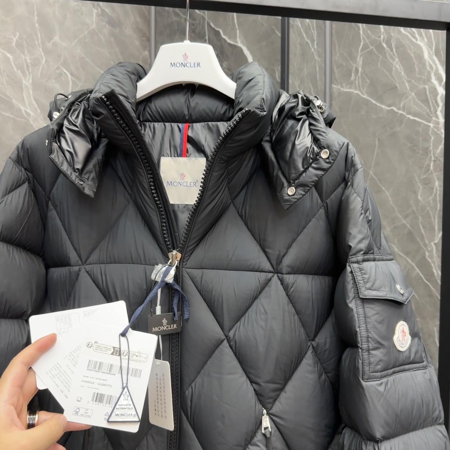 Moncler Averole Short Down Jacket - DesignerGu