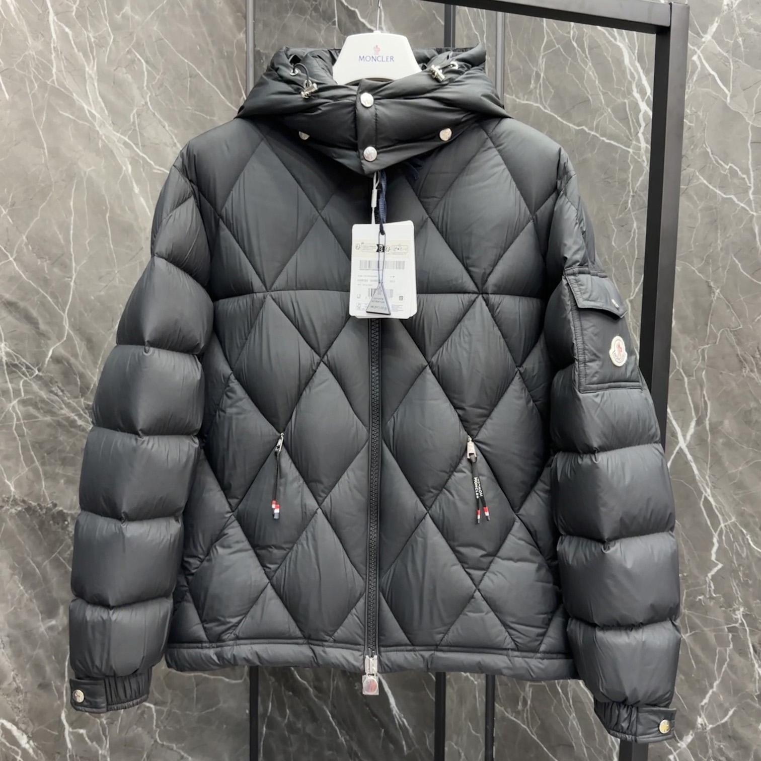 Moncler Averole Short Down Jacket - DesignerGu