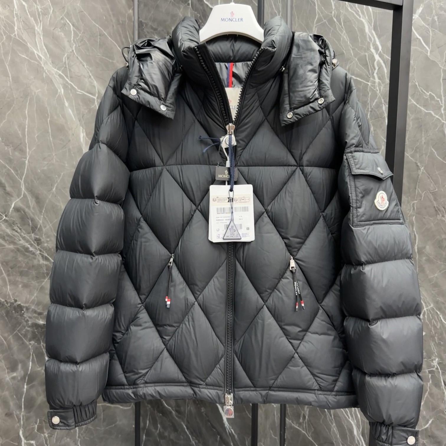 Moncler Averole Short Down Jacket - DesignerGu