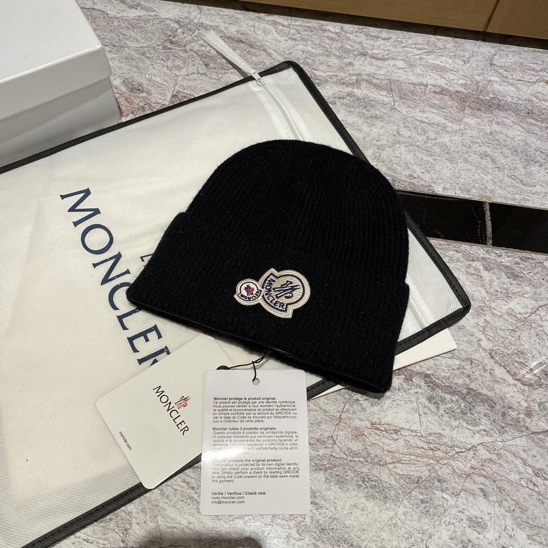 Moncler Beanie  - DesignerGu