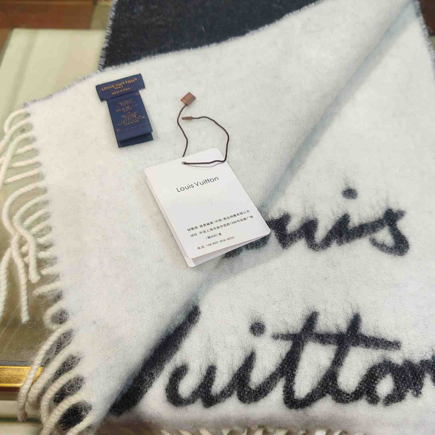 Louis Vuitton Fluffygram Scarf  M92527 - DesignerGu