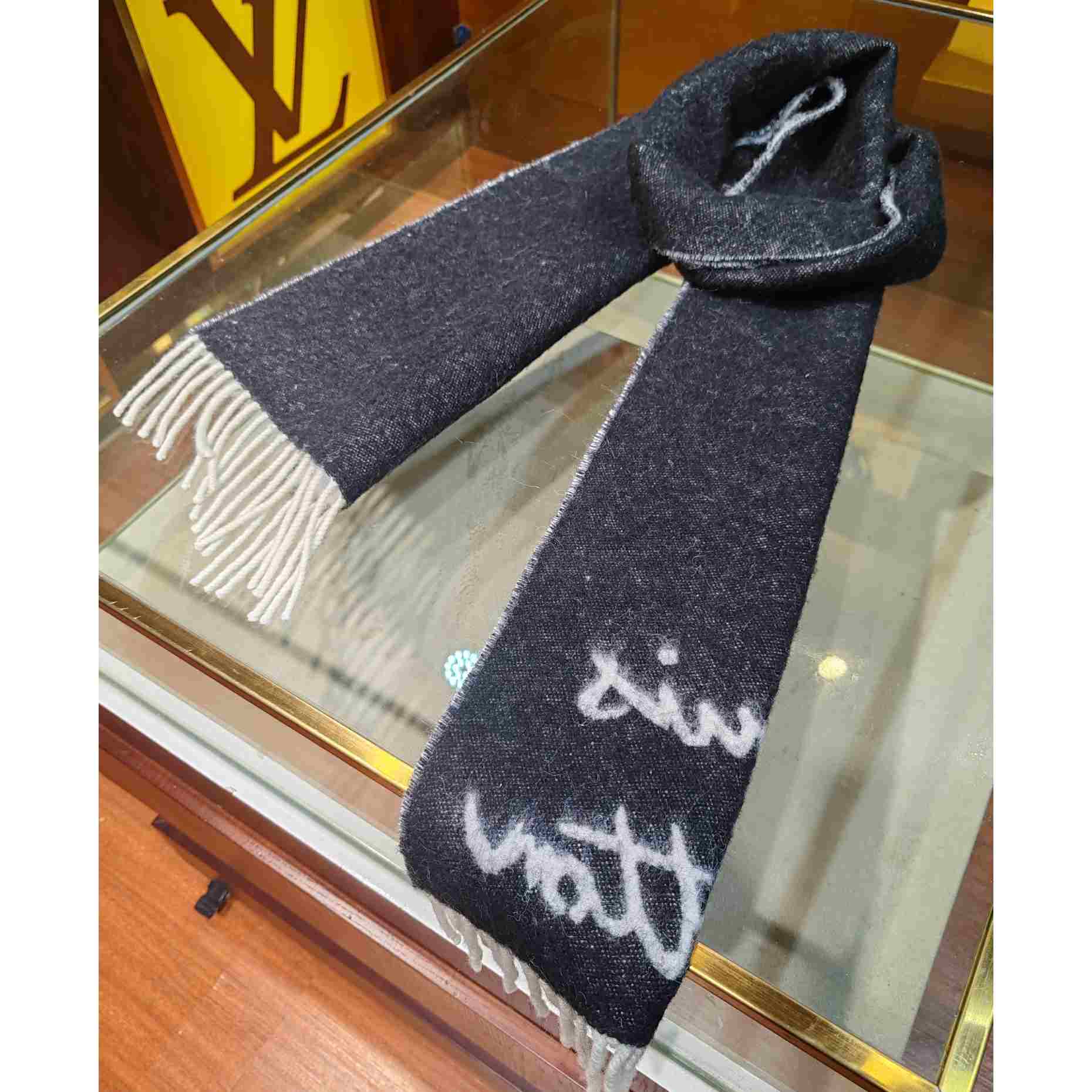 Louis Vuitton Fluffygram Scarf  M92527 - DesignerGu