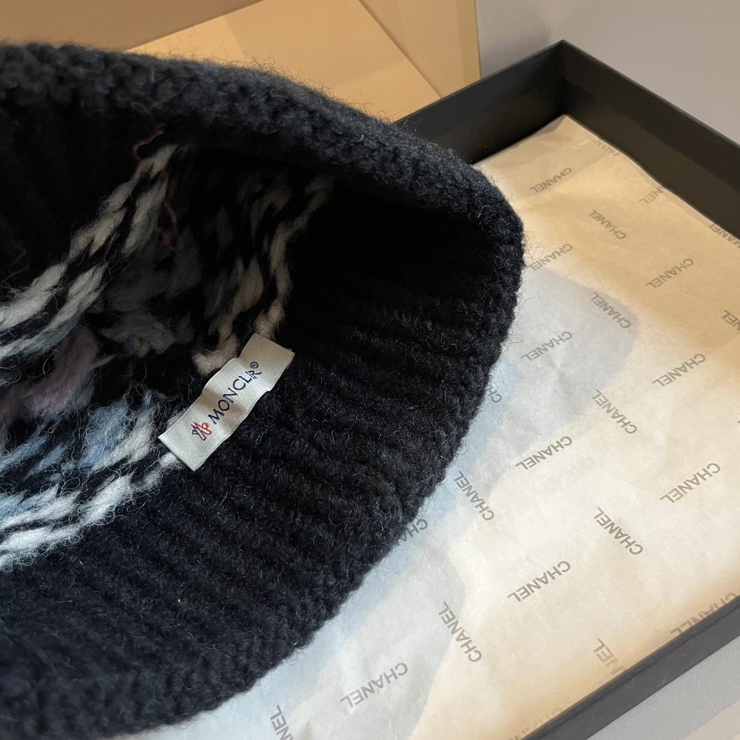 Moncler Beanie  - DesignerGu