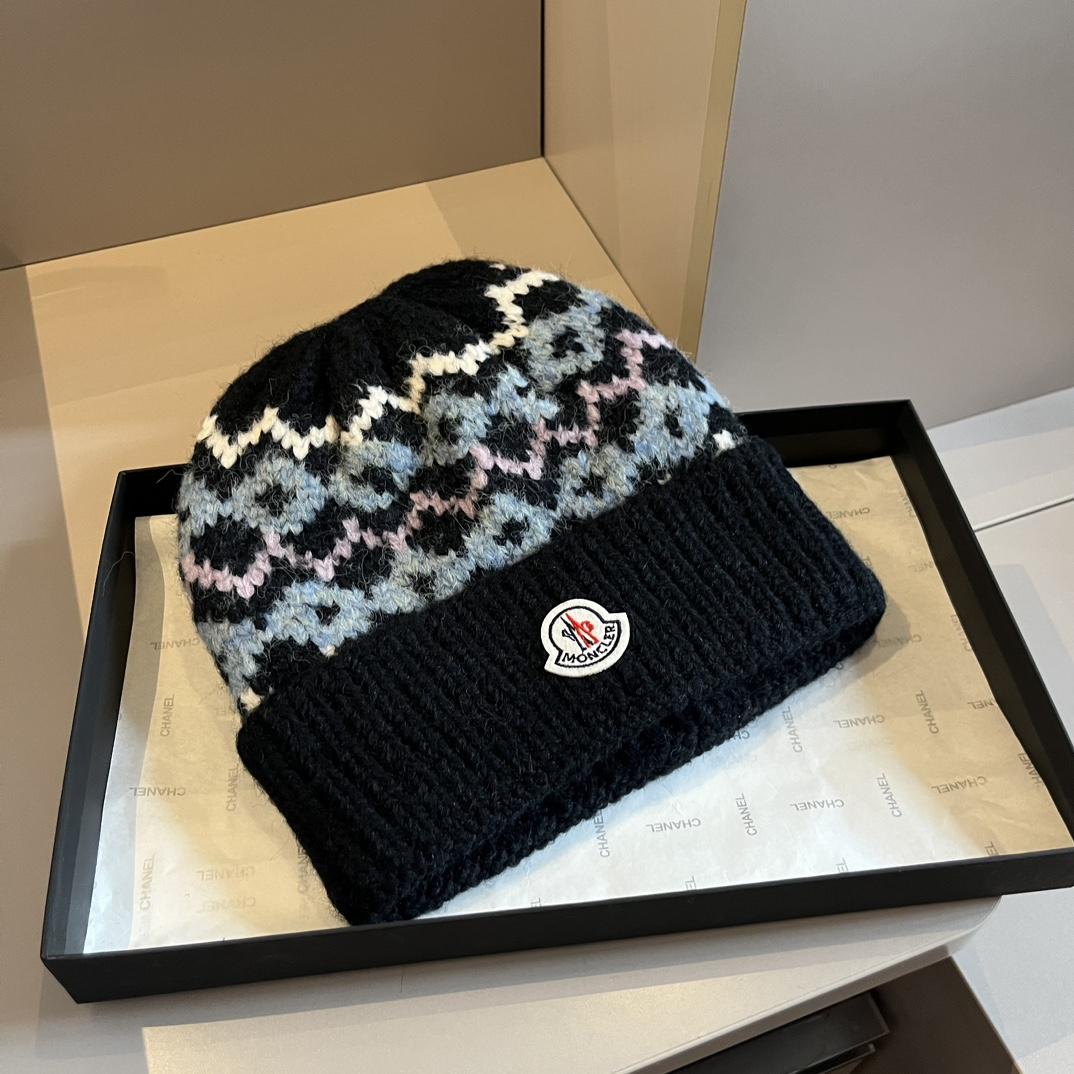 Moncler Beanie  - DesignerGu