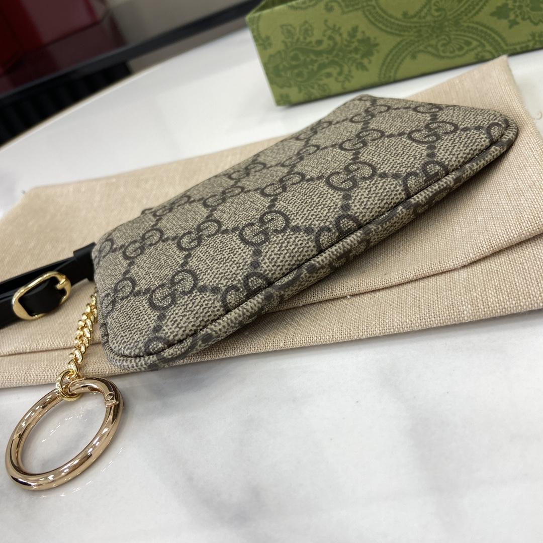 Gucci GG Emblem Key Case - DesignerGu