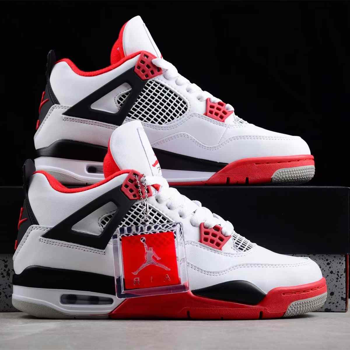 Air Jordan 4 Retro 