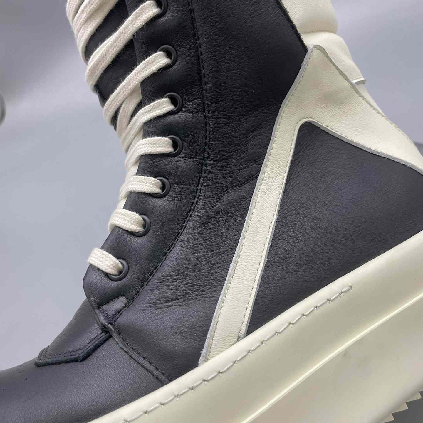 Rick Owens High-Top Sneakers - DesignerGu