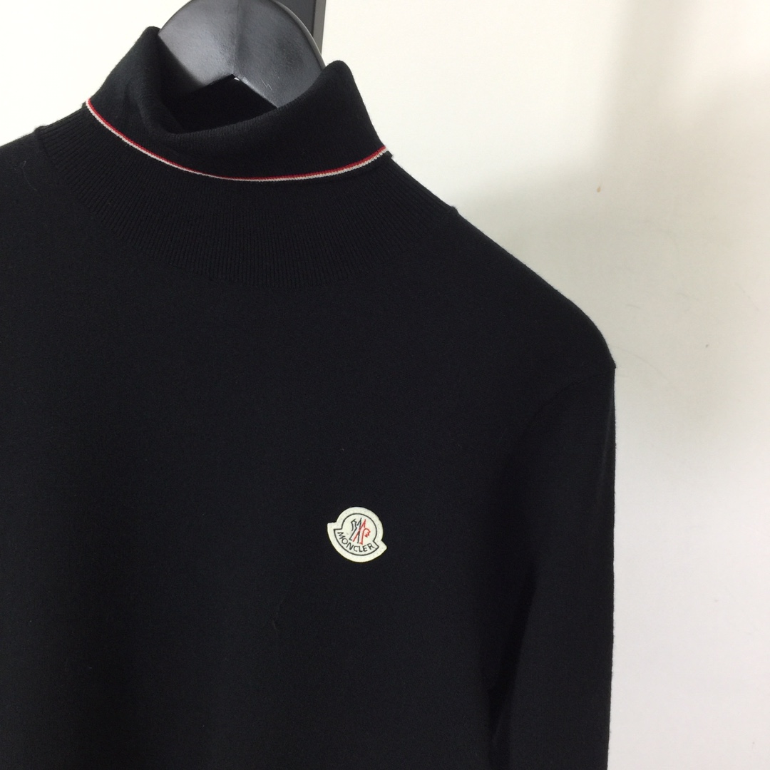 Moncler Logo Sweater - DesignerGu