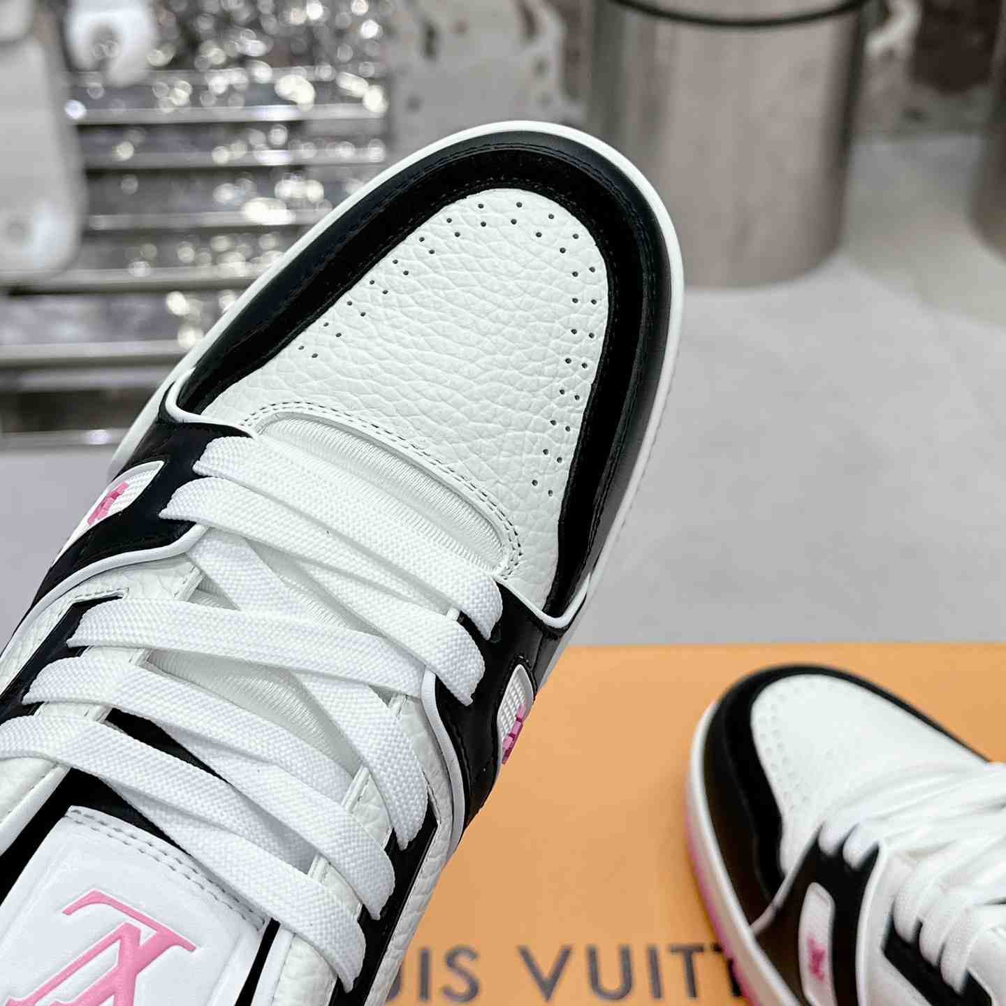 Louis Vuitton LV Trainer Sneaker  1ADDZF - DesignerGu