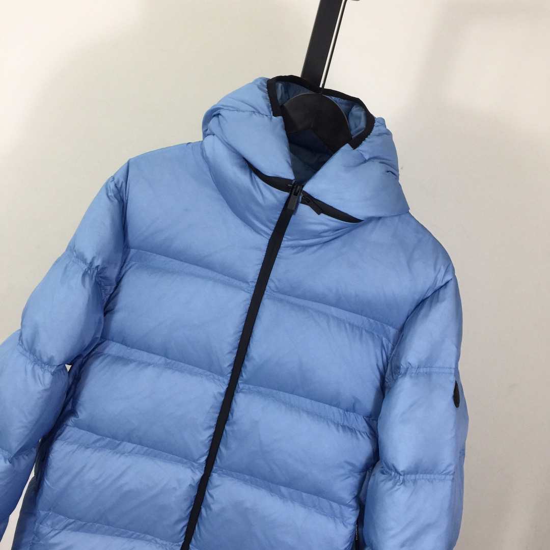 Moncler Masac Short Down Jacket - DesignerGu