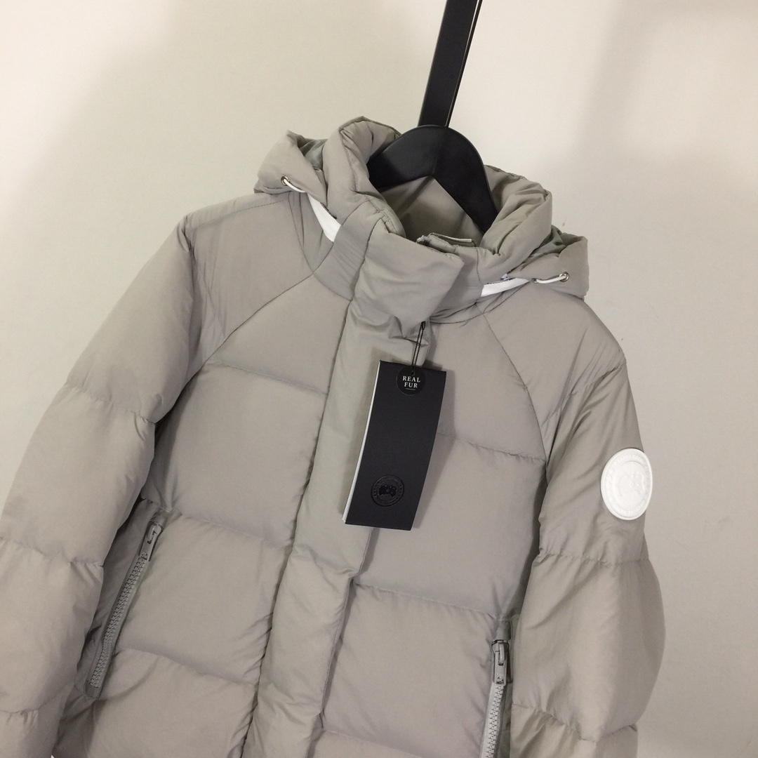 Canada Goose Hooded Jacket - DesignerGu