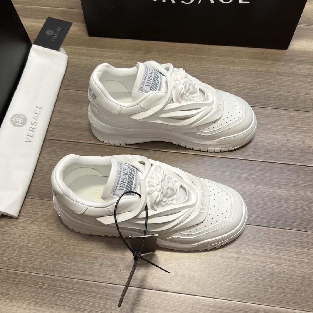 Versace Low-top Sneakers - DesignerGu