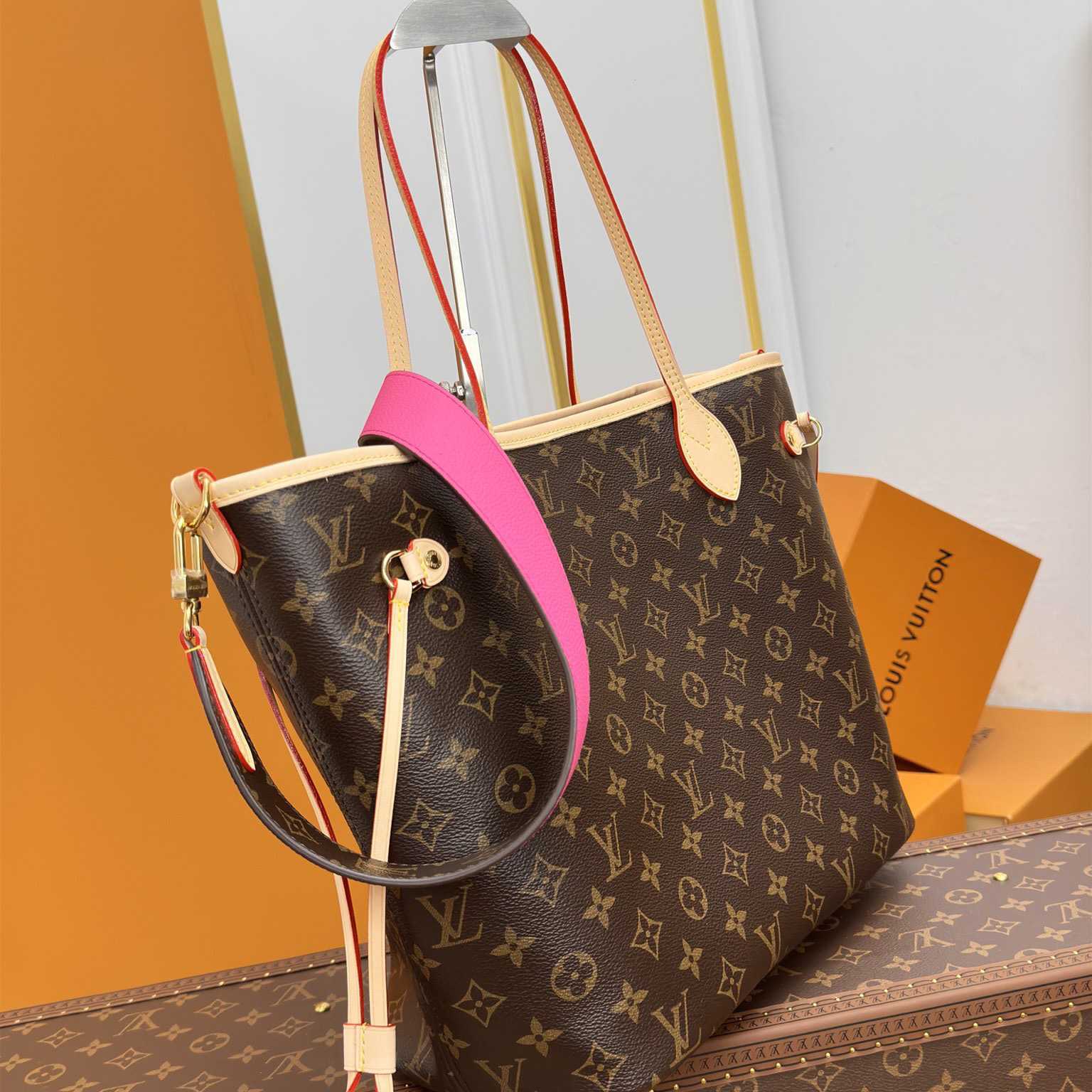 Louis Vuitton Neverfull Bandoulière Inside Out MM   M12257 - DesignerGu