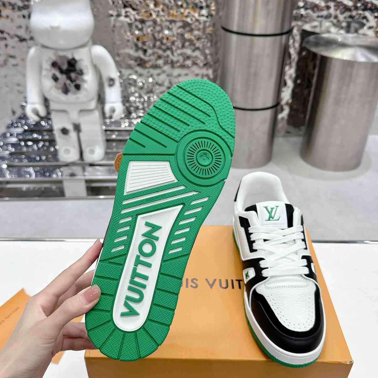 Louis Vuitton LV Trainer Sneaker  1ADDXU - DesignerGu