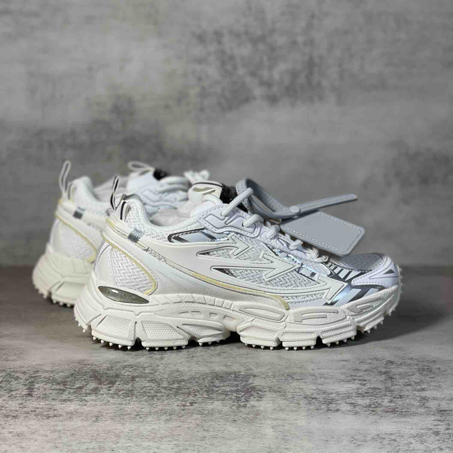 Off-White c/oVrgil Abloh™ Sneakers - DesignerGu