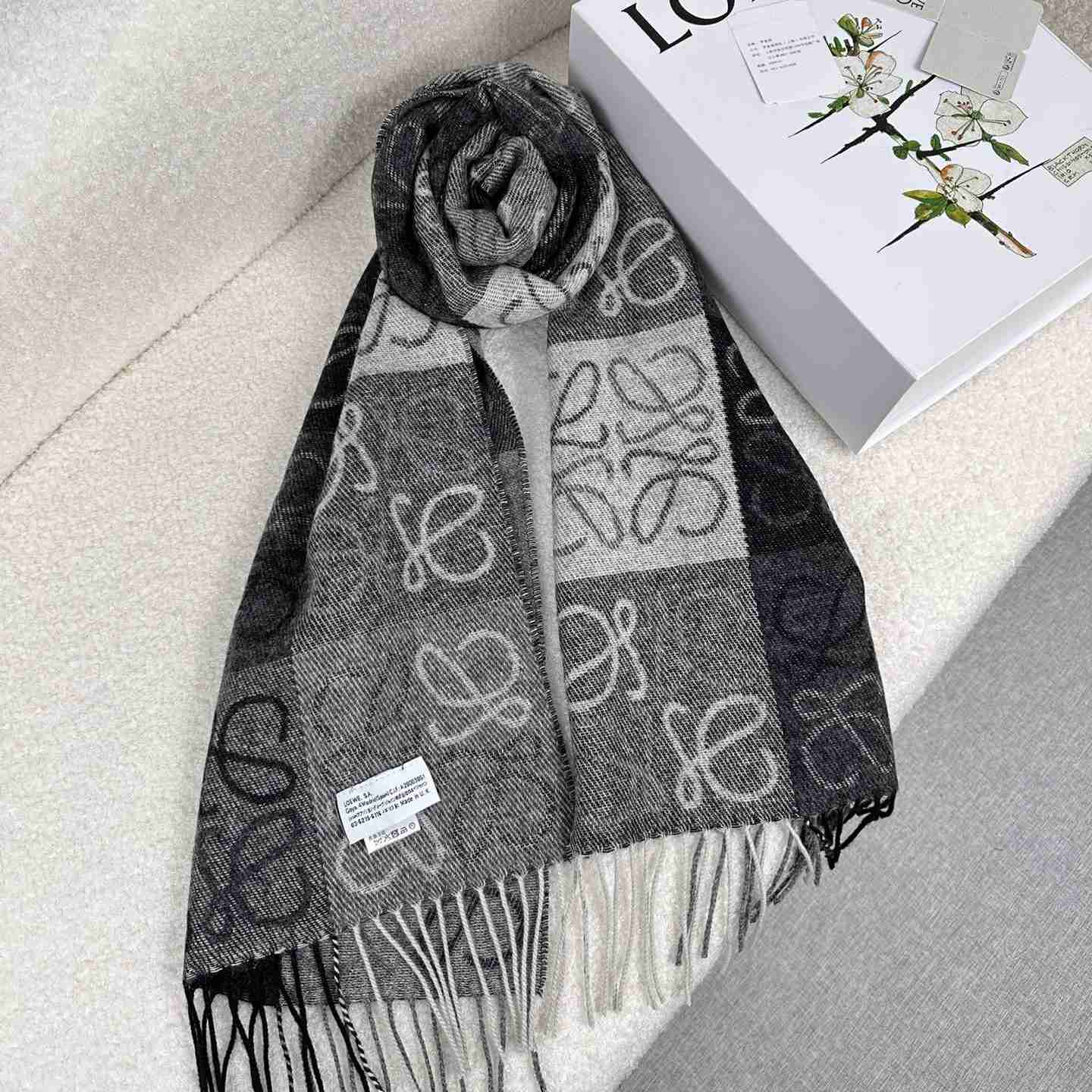 Loewe Scarf In Wool And Cashmere - DesignerGu