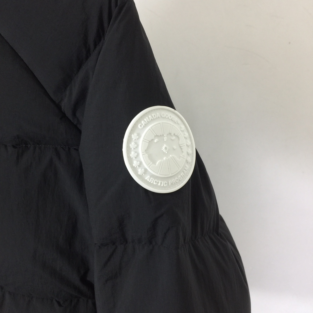 Canada Goose Hooded Jacket - DesignerGu