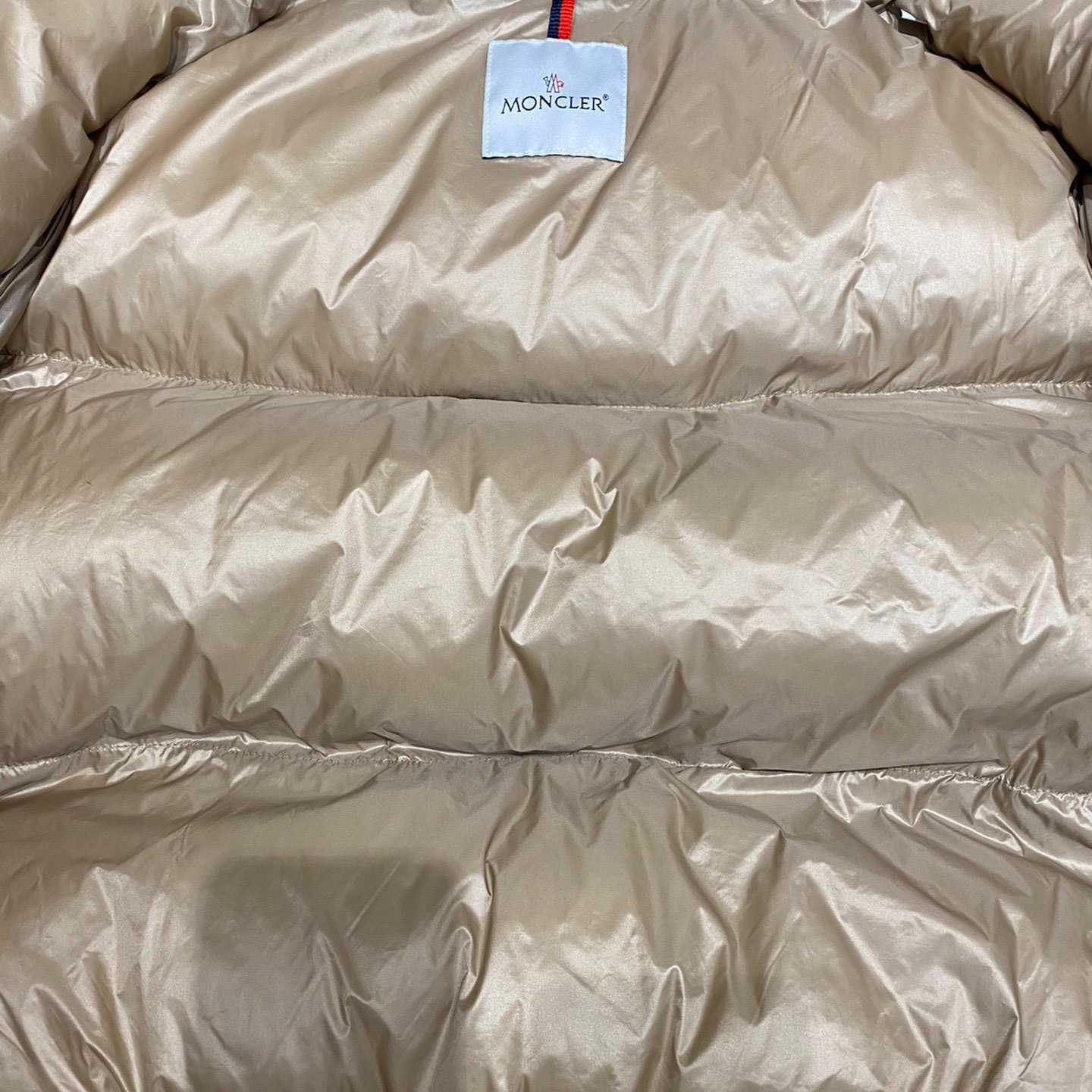 Moncler Borey Short Down Jacket - DesignerGu