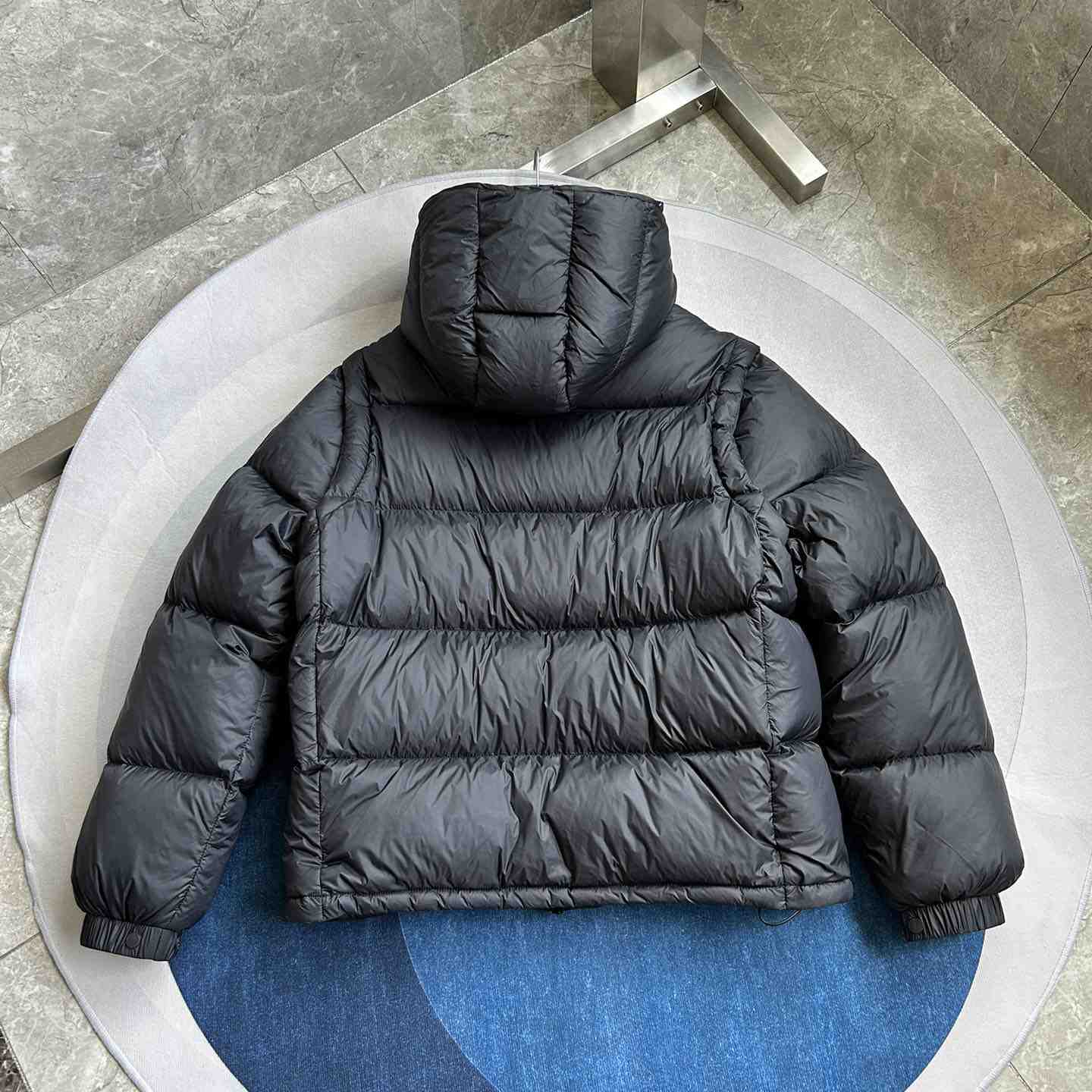 Moncler Cyclone 2-IN-1 Short Down Jacket - DesignerGu