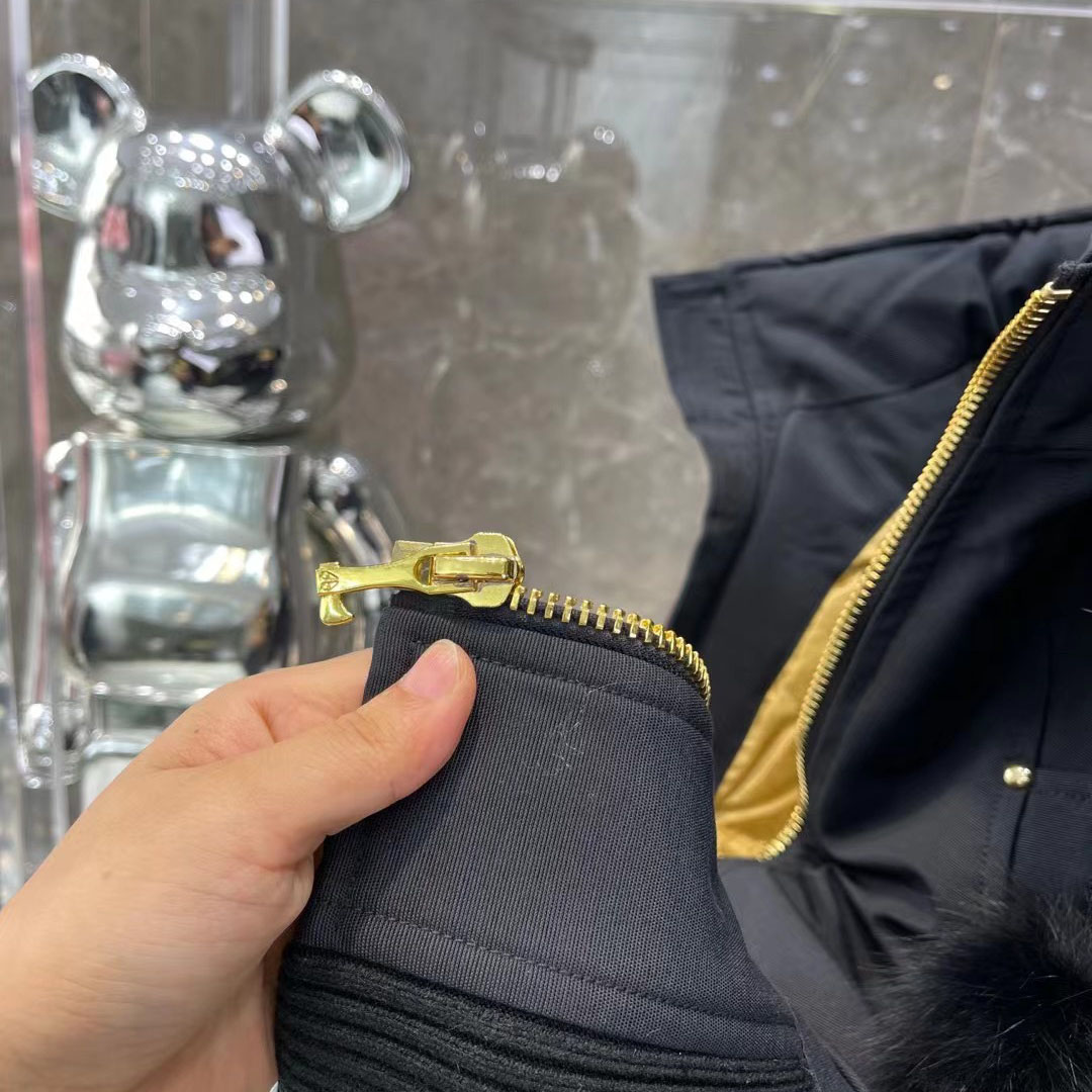 Canada Goose Gold Debbie Bomber Fur - DesignerGu