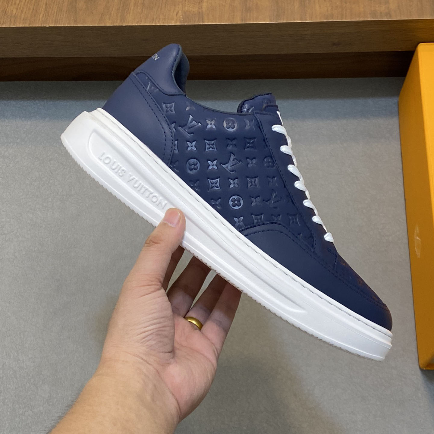 Louis Vuitton Beverly Hills Sneaker   1ADDQL - DesignerGu