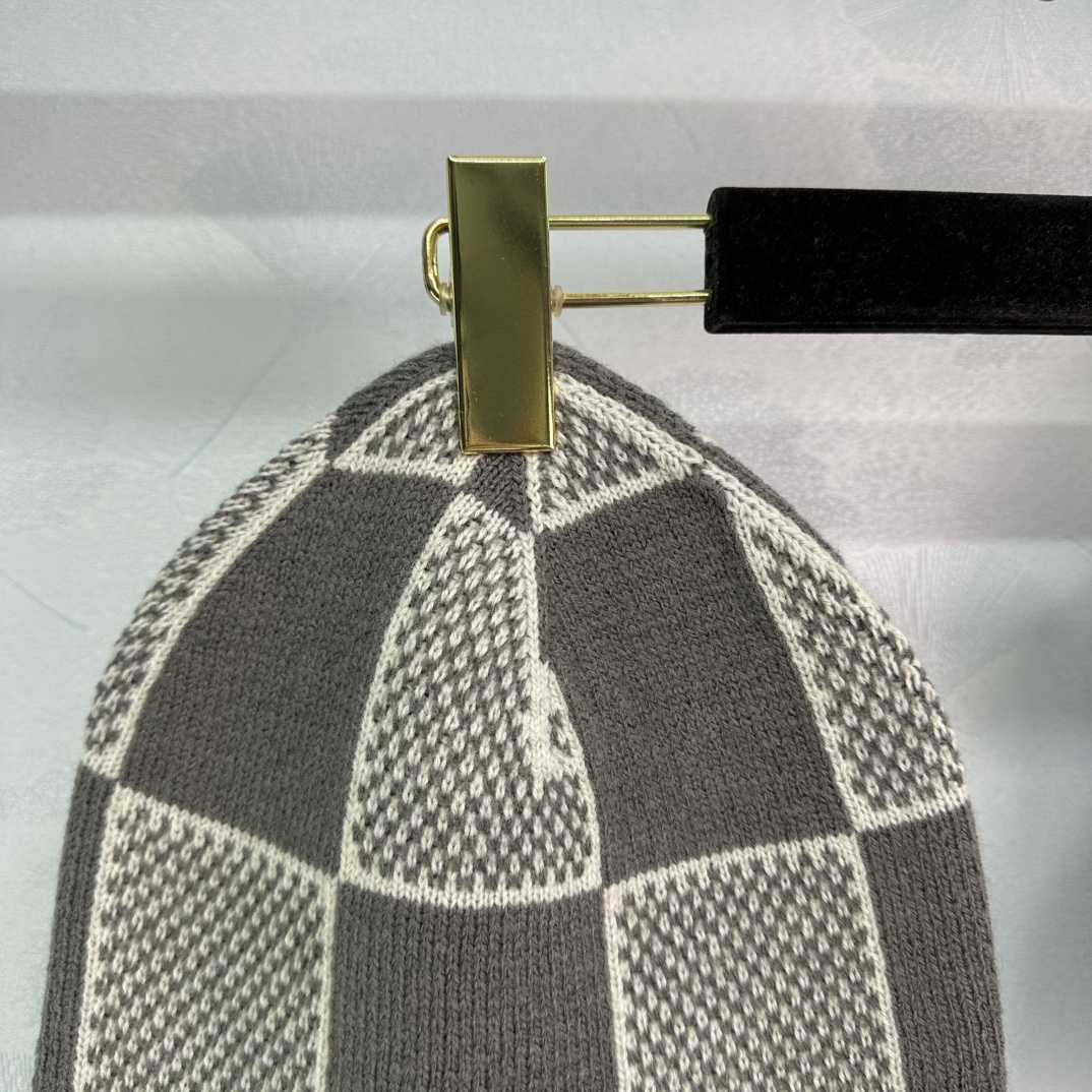 Louis Vuitton Beanie - DesignerGu