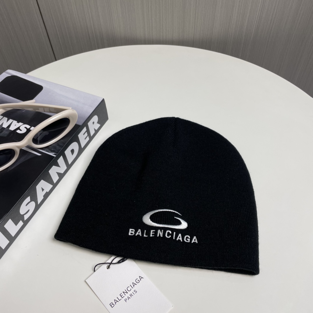 Balenciag Beanie  - DesignerGu