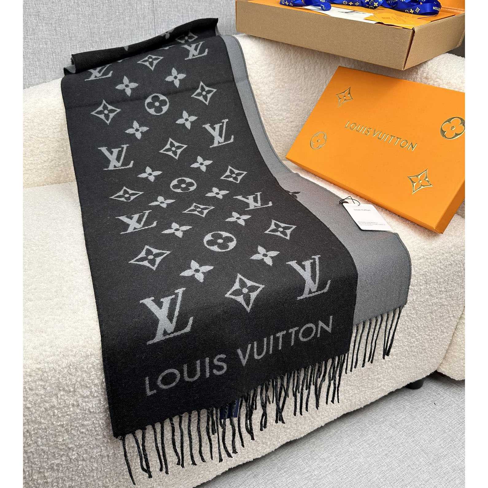 Louis Vuitton All About Monogram Scarf  M79225 - DesignerGu