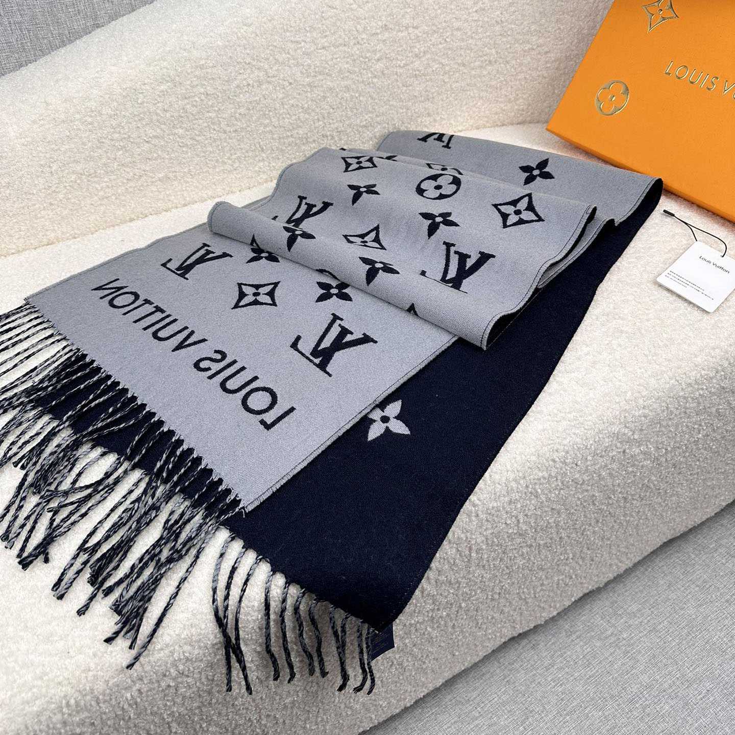 Louis Vuitton All About Monogram Scarf  M79130 - DesignerGu