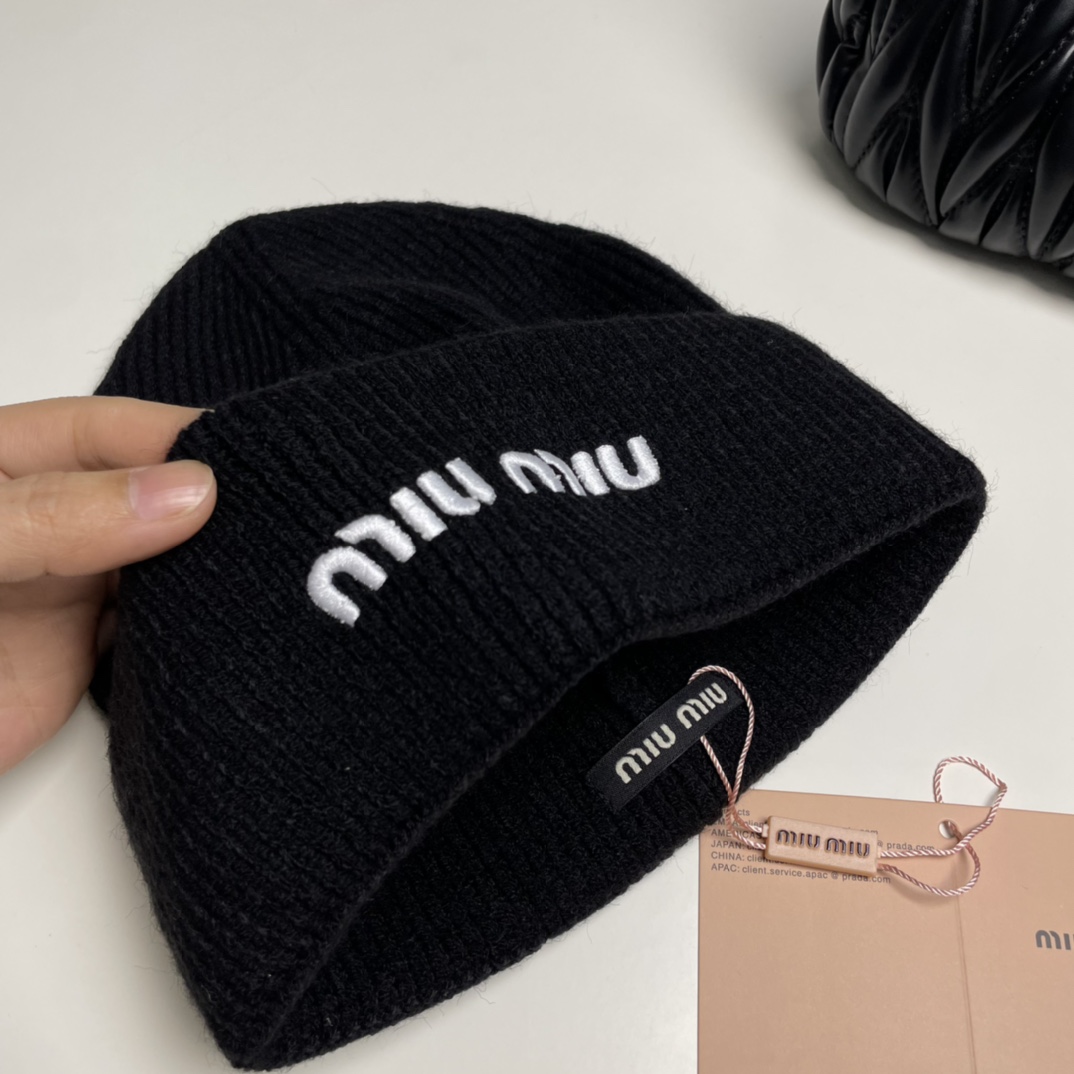 Miu Miu  Beanie  - DesignerGu