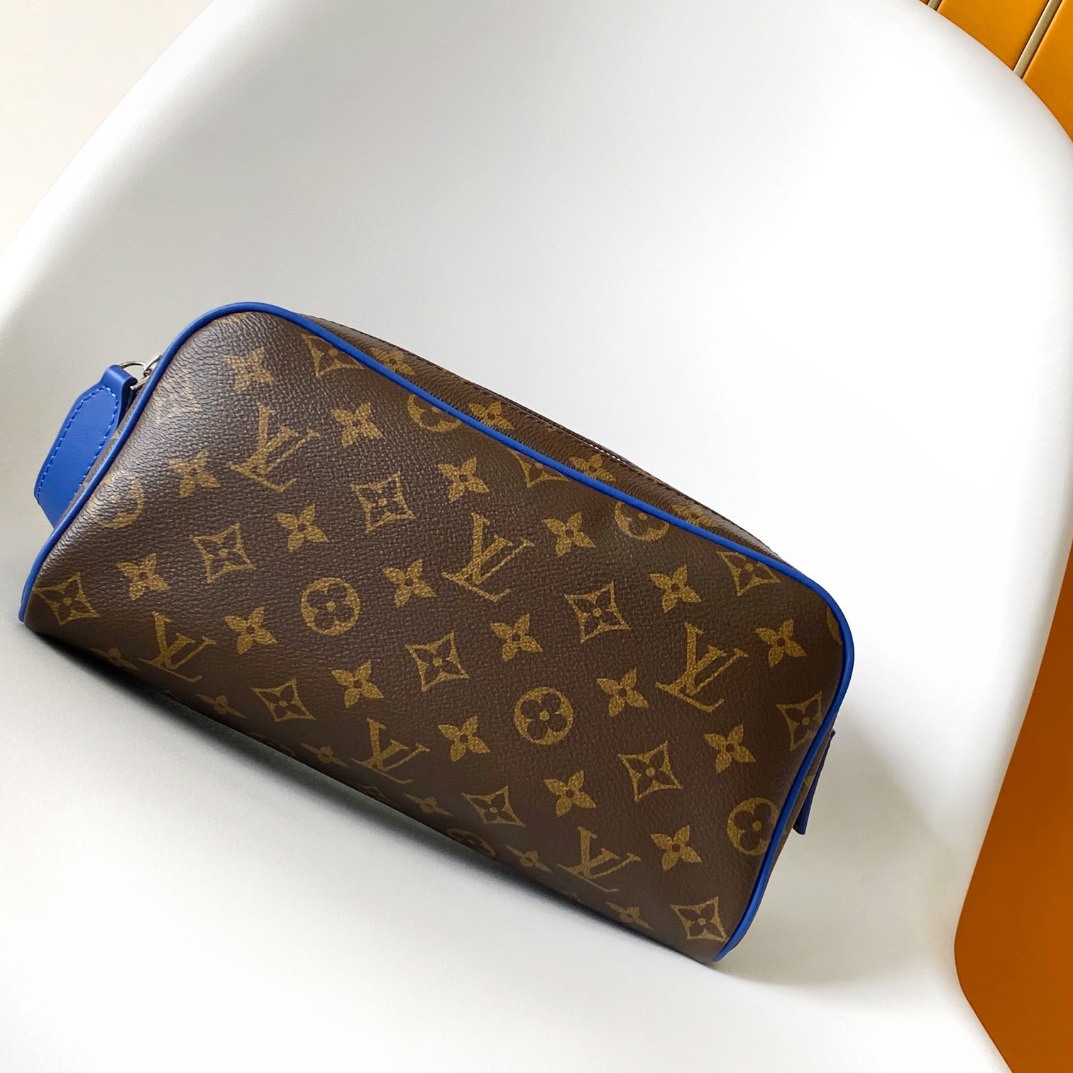 Louis Vuitton Dopp Kit    M12642 - DesignerGu