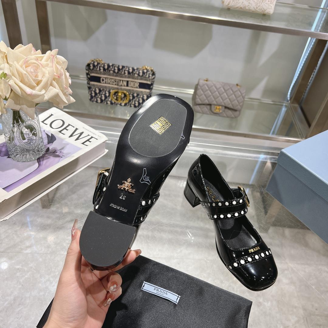 Prada Patent Leather Mary Jane Pumps - DesignerGu