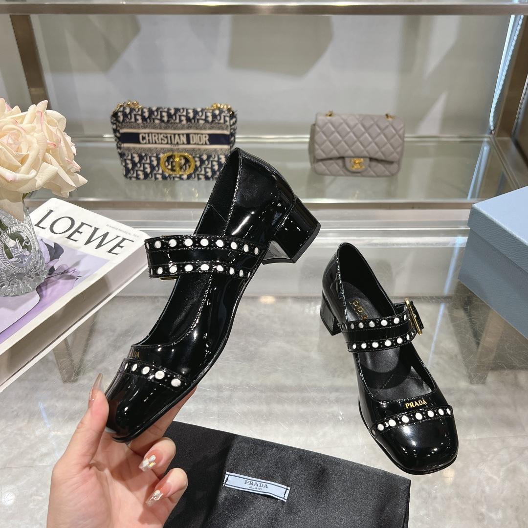 Prada Patent Leather Mary Jane Pumps - DesignerGu