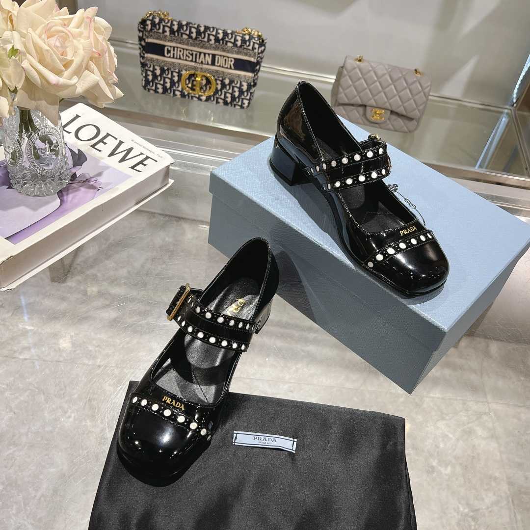 Prada Patent Leather Mary Jane Pumps - DesignerGu