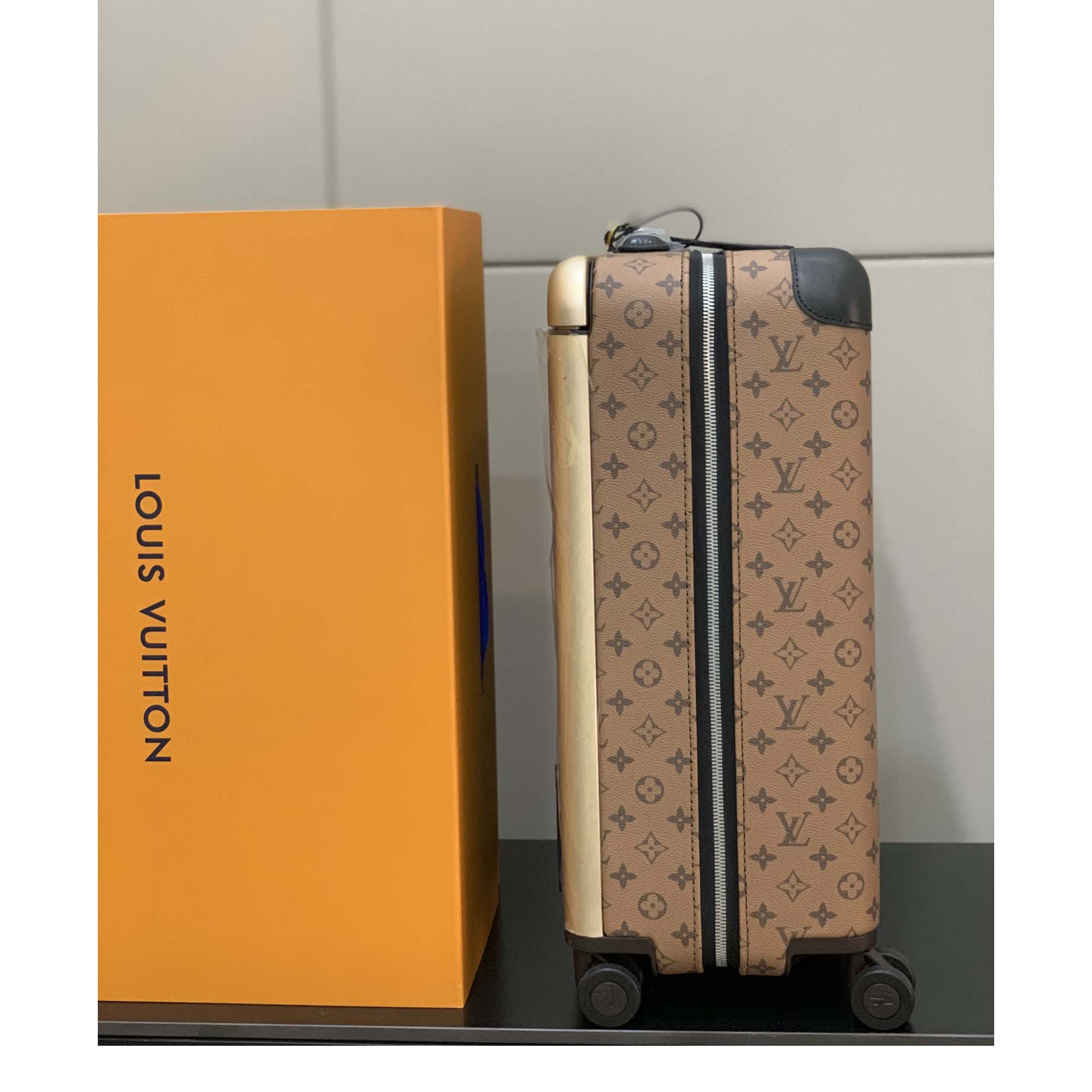 Louis Vuitton Horizon （38 x 55x 21 cm ） - DesignerGu