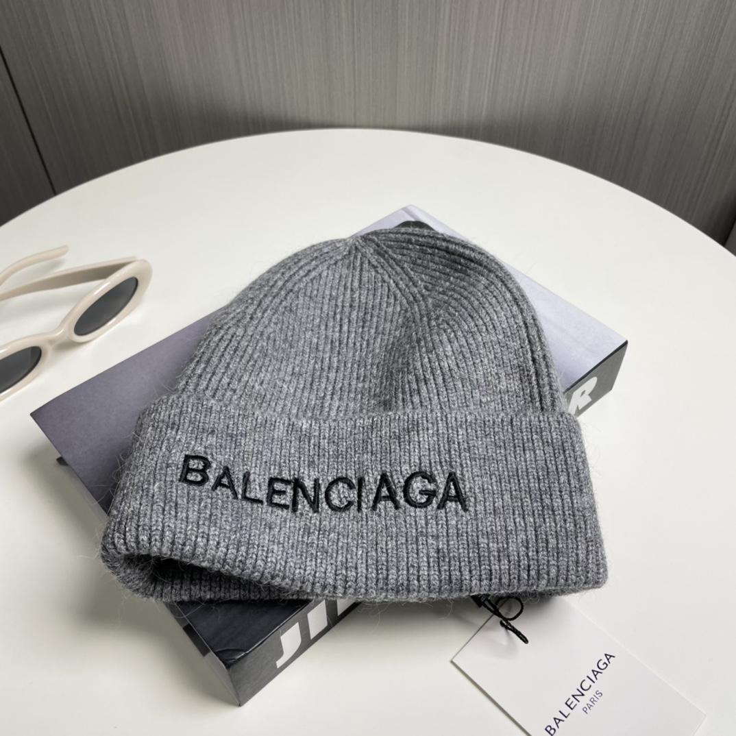 Balenciag Beanie  - DesignerGu