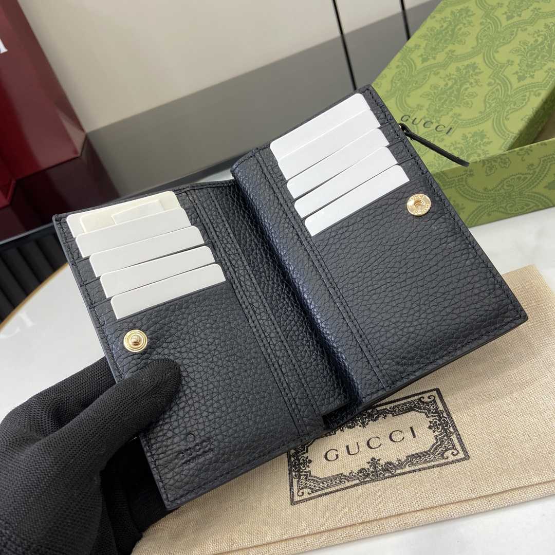 Gucci GG Emblem Medium Wallet - DesignerGu