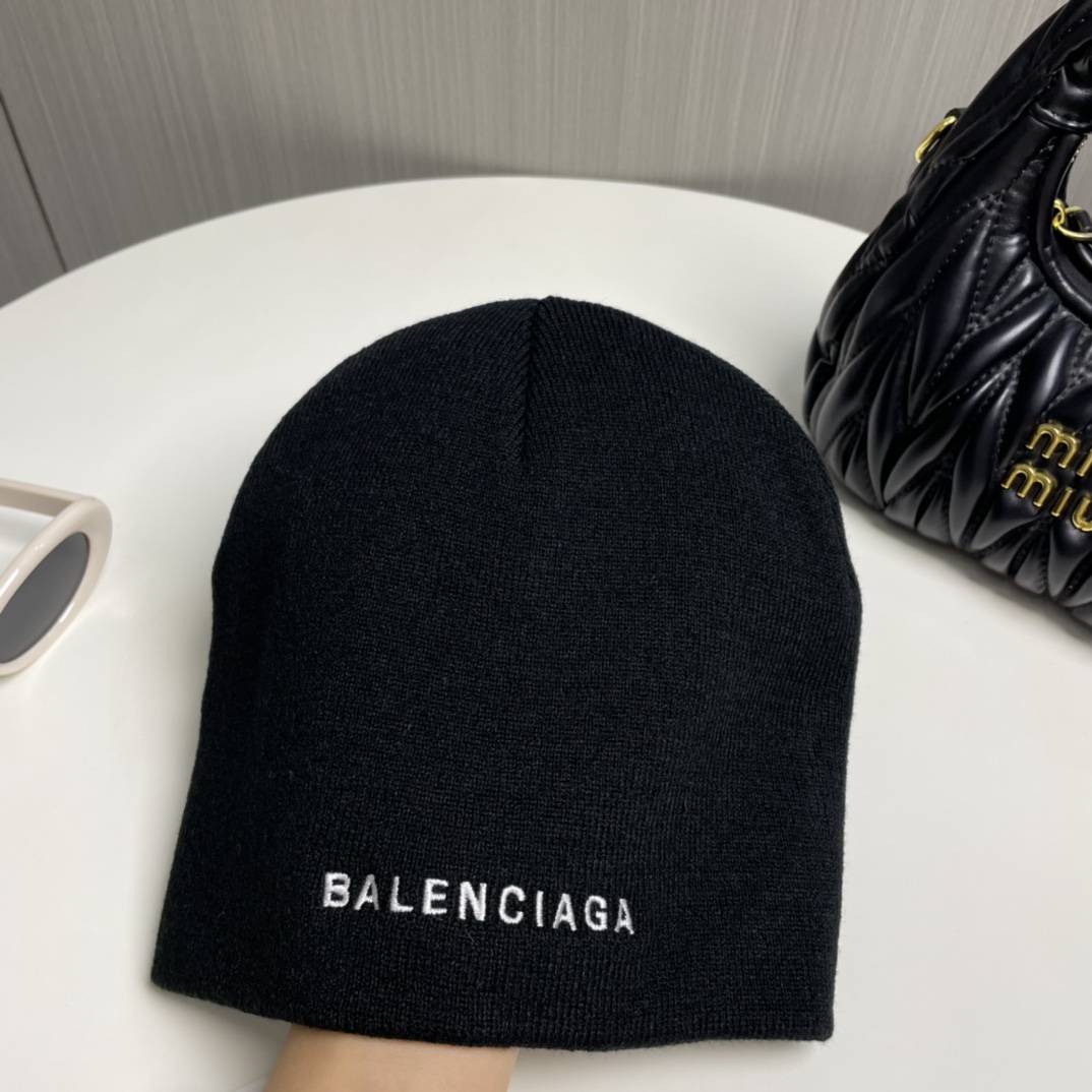 Balenciag Beanie  - DesignerGu