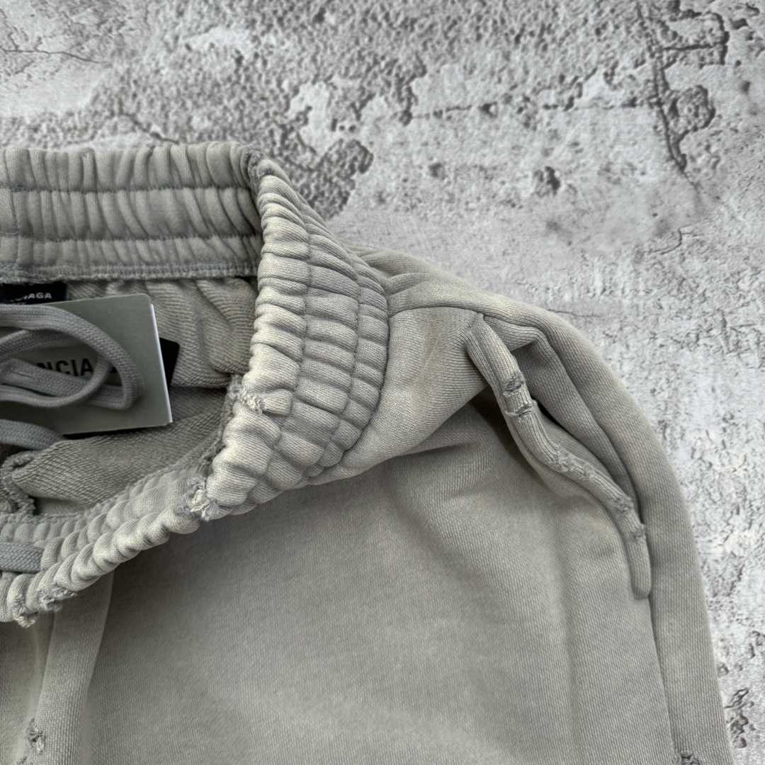 Balenciaga Y2K Baggy Sweatpants In Light Beige - DesignerGu