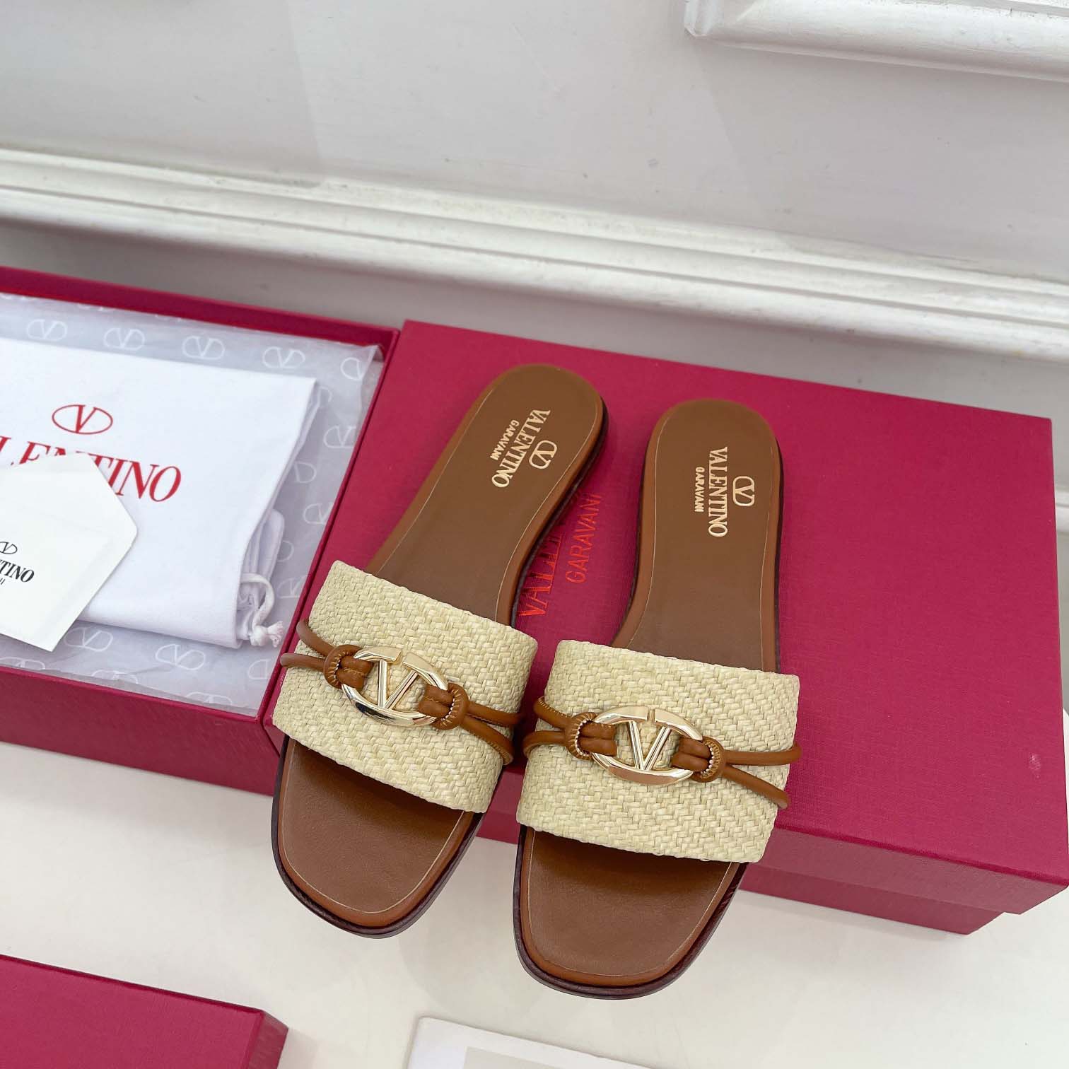 Valenti Garavani VLogo Raffia-trimmed Leather Slides - DesignerGu